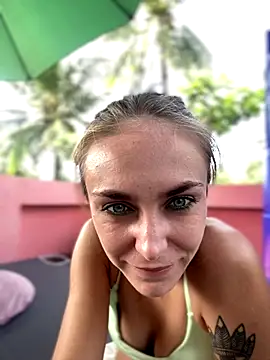 White Lu online show from September 25, 2025, 2:06 am