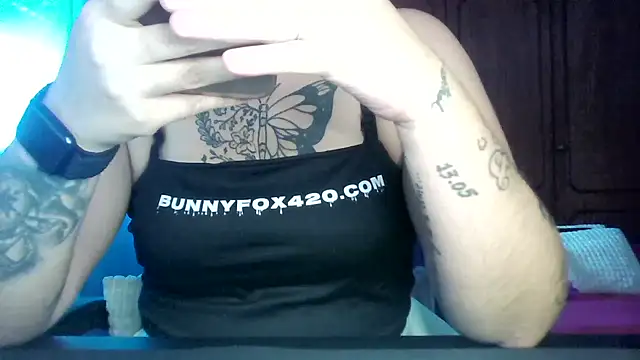 bunnyfox420 online show from September 30, 2025, 3:18 pm
