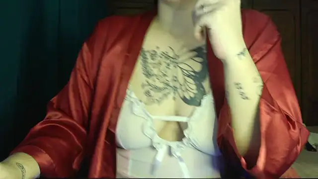 bunnyfox420 online show from January 5, 2026, 6:11 pm