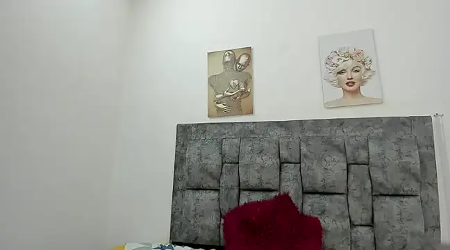 Chloe sweets online show from February 12, 2025, 4:23 am