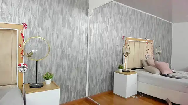 JennCarter  online show from February 11, 2025, 1:10 am