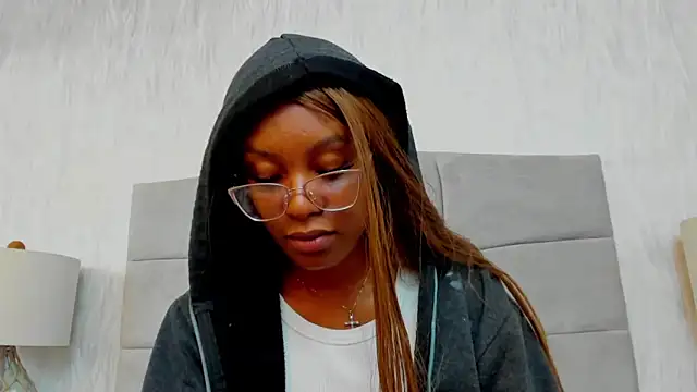 JennCarter  online show from March 12, 2025, 11:12 pm