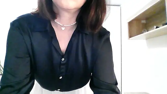 Victoria Glam online show from September 9, 2025, 5:44 pm