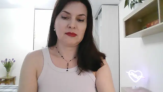 Victoria Glam online show from March 9, 2025, 6:00 pm