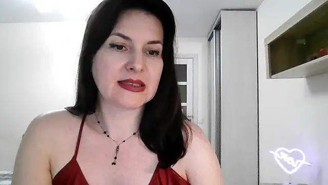 Victoria Glam online show from March 19, 2025, 8:00 pm