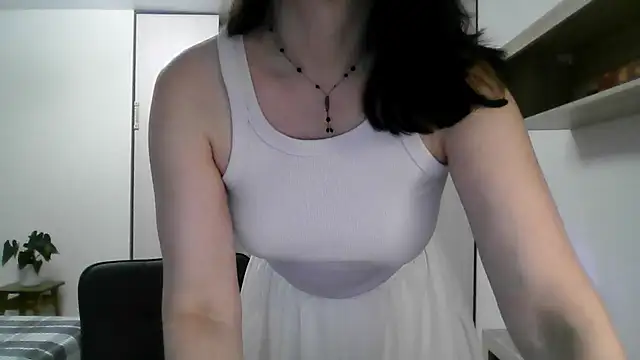 Victoria Glam online show from March 21, 2025, 5:56 pm