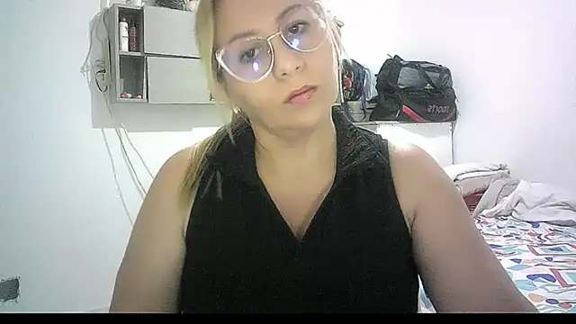 mariana0x online show from May 17, 2026, 2:50 pm