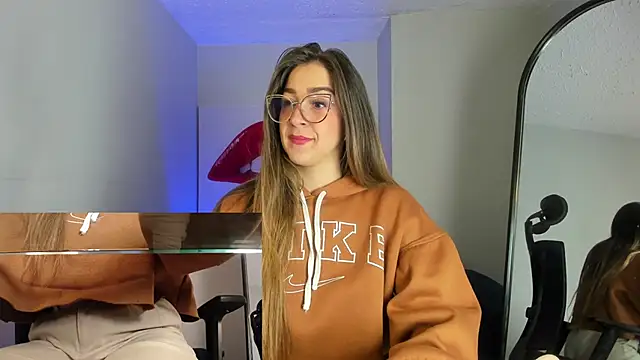 catalina sex   online show from February 6, 2025, 6:13 pm