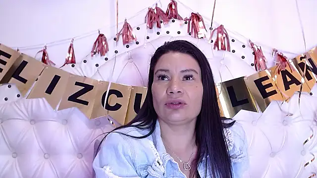 isabelajonesgl online show from October 2, 2025, 6:44 pm