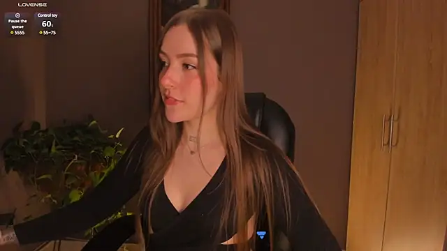 eilynxx online show from February 3, 2025, 11:47 pm