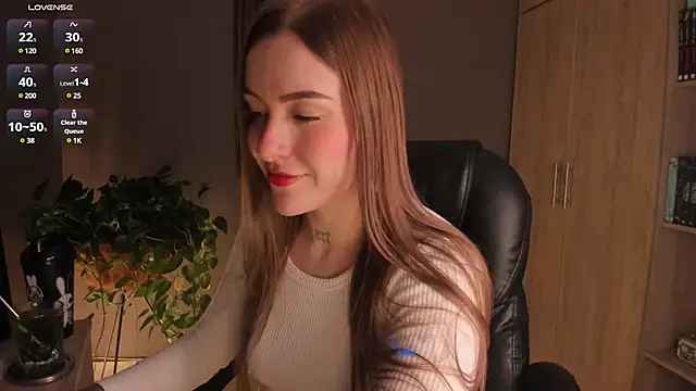 eilynxx online show from March 12, 2025, 11:44 pm