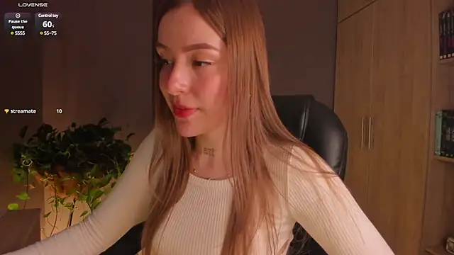 eilynxx online show from March 4, 2025, 1:55 am