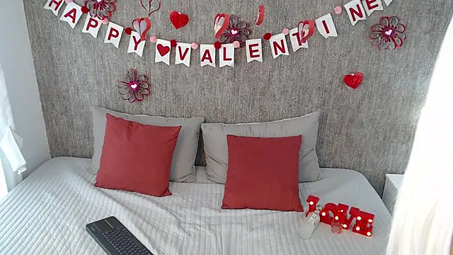 CattyMoon online show from February 14, 2025, 7:44 pm