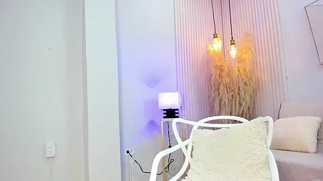 Snapshot of alana_rossetti chatting on February 18, 2026, 12:34 pm alana rossetti online show from February 18, 2026, 12:34 pm