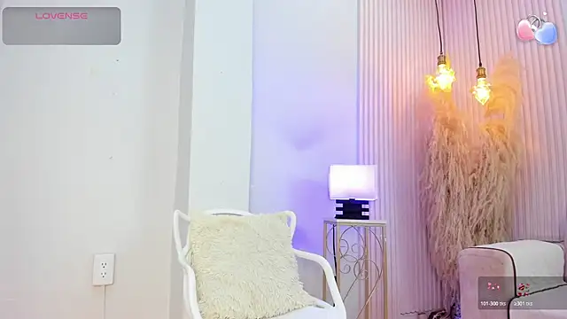 Snapshot of alana_rossetti chatting on February 19, 2026, 12:02 pm alana rossetti online show from February 19, 2026, 12:02 pm