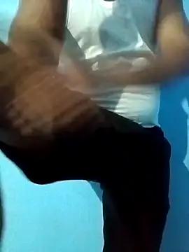 Snapshot of randit7 chatting on March 6, 2025, 3:45 pm randit7 online show from March 6, 2025, 3:45 pm