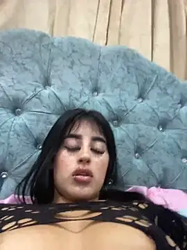 Snapshot of Girl_milk7 chatting on March 21, 2025, 8:50 am Girl milk7 online show from March 21, 2025, 8:50 am