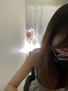 Chu1314 online show from March 4, 2025, 3:26 pm