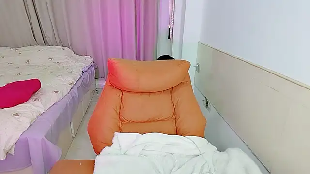 Song 99 online show from October 14, 2025, 2:07 pm