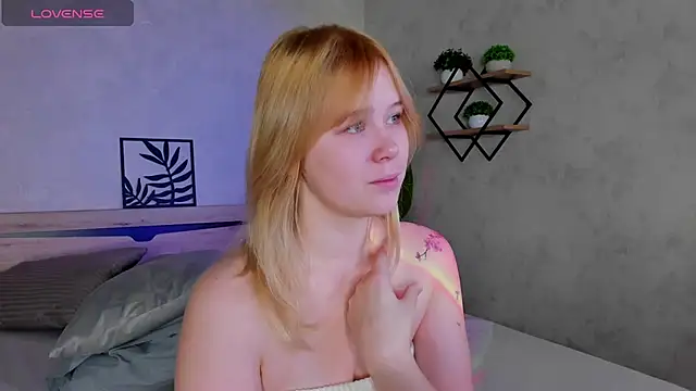 Amy Kimberlly online show from October 6, 2025, 12:12 am