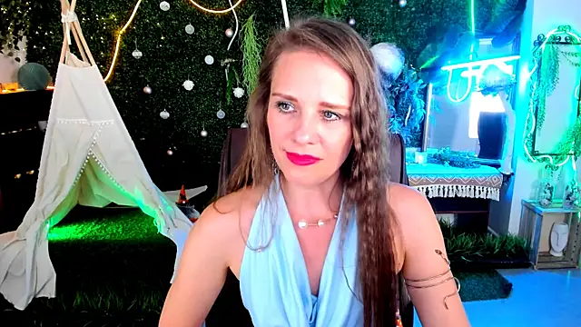 Snapshot of EmiliaBedy chatting on July 20, 2026, 10:39 am EmiliaBedy online show from July 20, 2026, 10:39 am