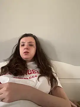 bunnythetailor online show from February 3, 2026, 2:33 pm