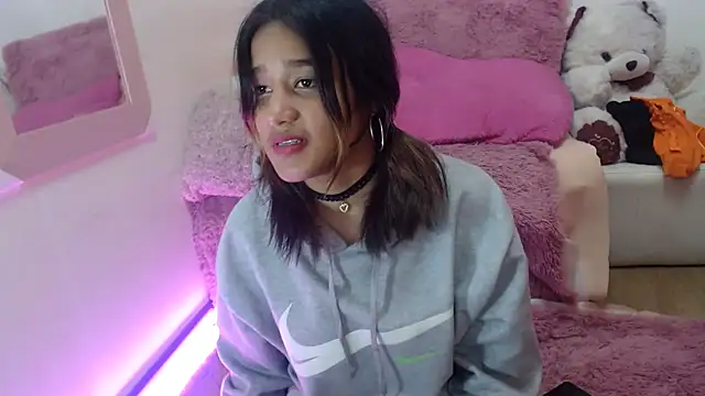 Jenner Macpherson online show from February 20, 2025, 3:41 pm