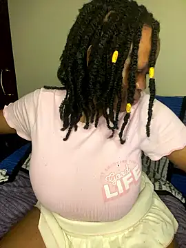 Boneca25 online show from January 8, 2026, 10:27 pm