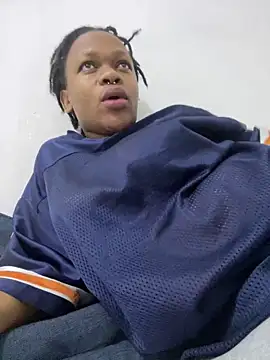 Boneca25 online show from March 11, 2026, 7:41 pm