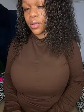 Boneca25 online show from November 11, 2025, 6:08 am