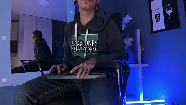 kaletattoo online show from March 24, 2026, 11:21 am