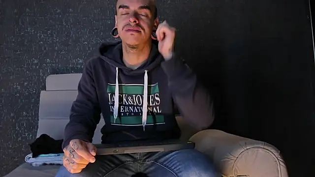 kaletattoo online show from January 15, 2026, 11:02 am