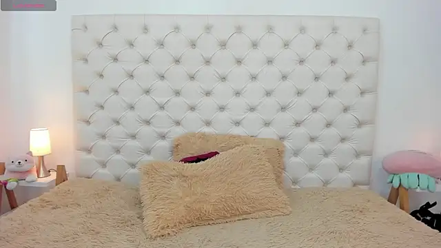 Snapshot of esmeralda06 chatting on September 18, 2025, 2:53 pm esmeralda06 online show from September 18, 2025, 2:53 pm