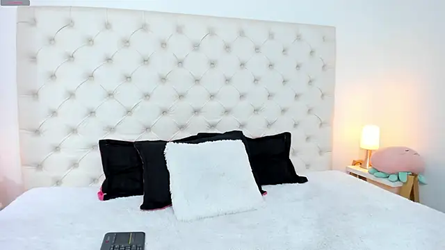 Snapshot of esmeralda06 chatting on March 11, 2025, 3:45 pm esmeralda06 online show from March 11, 2025, 3:45 pm