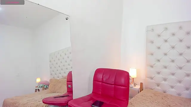 Snapshot of esmeralda06 chatting on September 25, 2025, 2:45 pm esmeralda06 online show from September 25, 2025, 2:45 pm