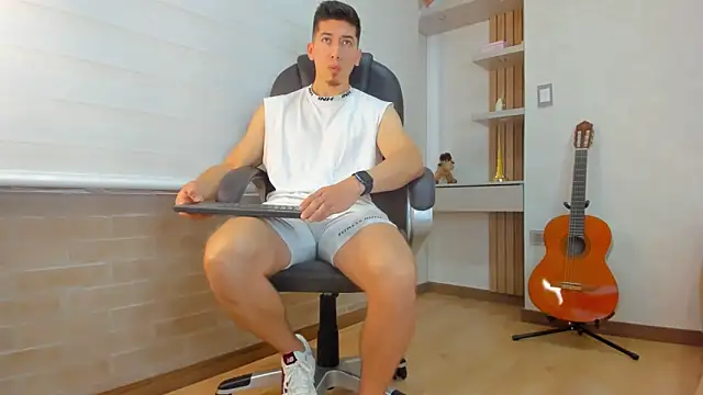 Snapshot of Tombarden chatting on December 21, 2025, 7:15 pm Tombarden online show from December 21, 2025, 7:15 pm