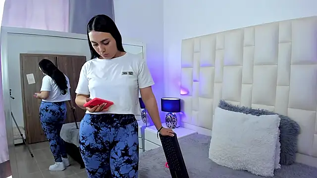 Ariana rouse online show from September 17, 2025, 5:37 pm