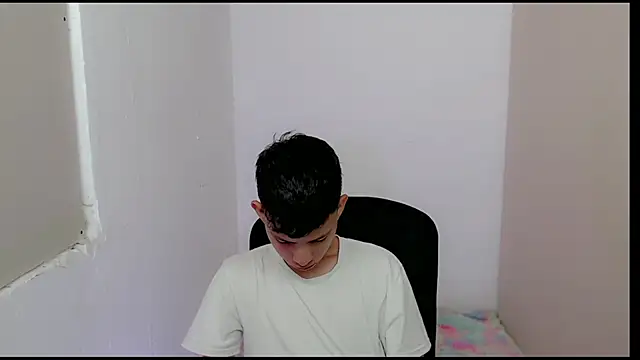 Alexxx lov online show from February 28, 2025, 12:31 pm