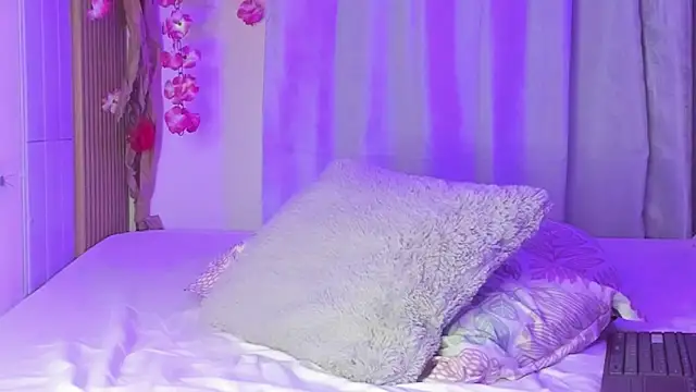 vicky  skinny 1 online show from March 22, 2025, 6:11 am