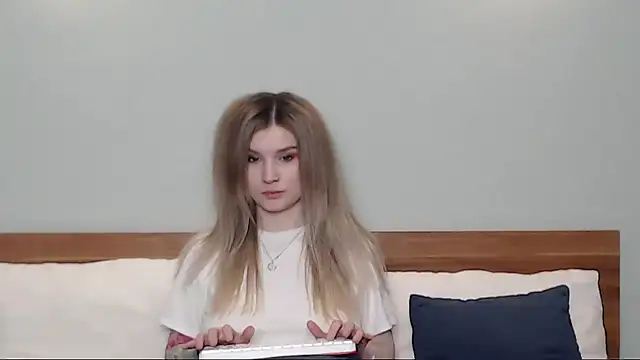 Chloe Addison online show from January 27, 2025, 6:19 am