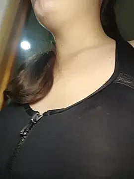 Vale Saenzz online show from October 14, 2025, 10:53 pm