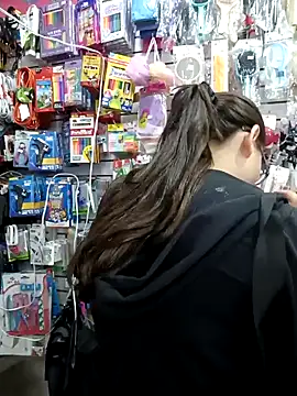 Vale Saenzz online show from November 8, 2025, 11:30 pm