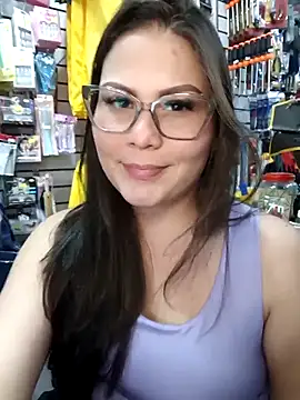 Snapshot of Vale_Saenzz chatting on April 30, 2026, 8:57 pm Vale Saenzz online show from April 30, 2026, 8:57 pm