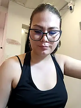 Vale Saenzz online show from March 11, 2025, 8:42 pm