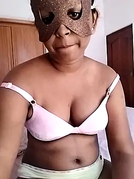 DiluQueen online show from February 24, 2025, 10:37 am