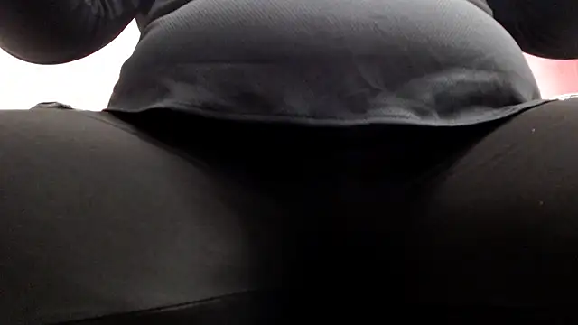 Snapshot of Wetandnaughtyxx chatting on October 8, 2025, 7:43 am Wetandnaughtyxx online show from October 8, 2025, 7:43 am