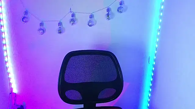 Snapshot of Lya1_ch chatting on February 9, 2026, 9:13 pm Lya1 ch online show from February 9, 2026, 9:13 pm