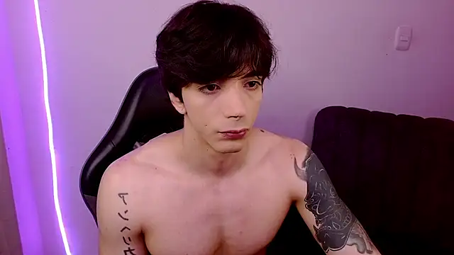 H3ll B0I online show from June 5, 2026, 5:01 am