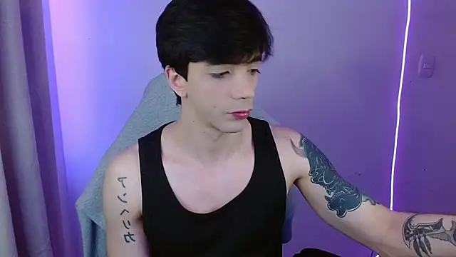 H3ll B0I online show from April 23, 2026, 2:40 am