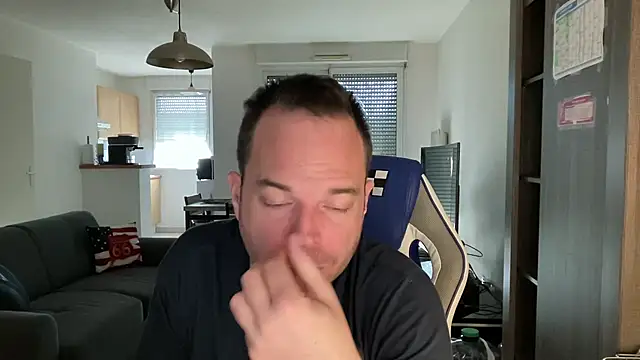 Funnyjul31 online show from March 9, 2025, 3:16 pm